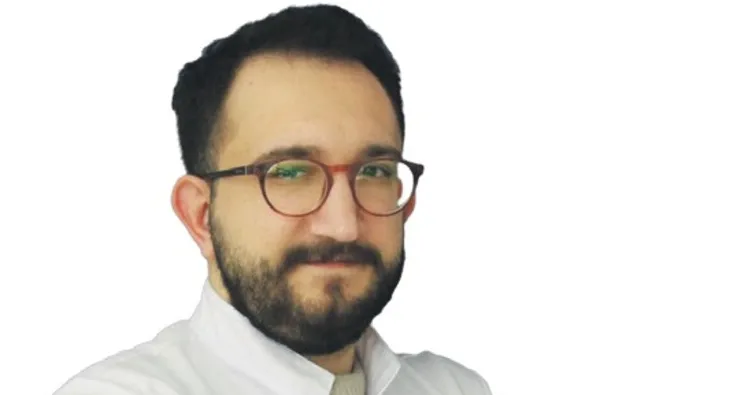 Maaş eylemi yapan doktor darp edildi