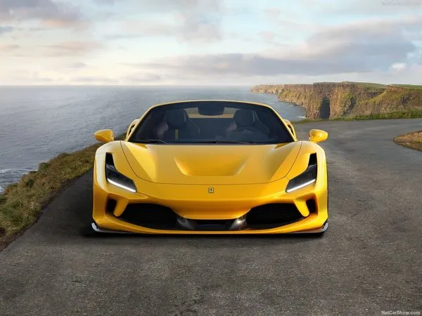 2020 Ferrari F8 Spider hakkında her şey! İşte İtalyan devinin diğer canavarı