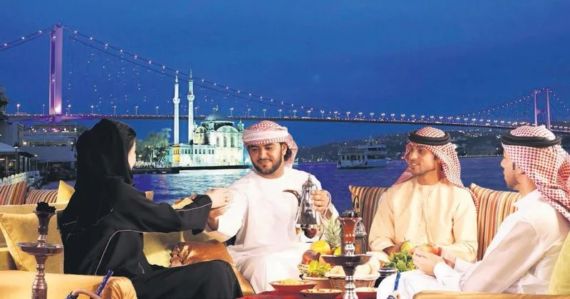 Araplar İstanbul'da bayram etti -