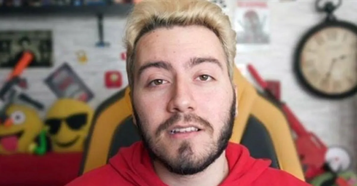 Youtuber Enes Batur Yeni Sevgilisiyle Yakalandi Haberler Haber Ofisi
