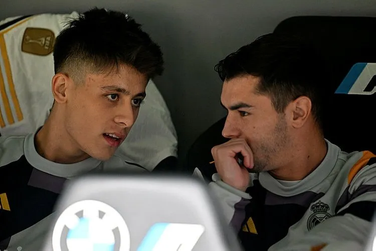 arda-guler-yedeklerde-real-madrid-rayo-vallecano-canli-1699217631246.jpg