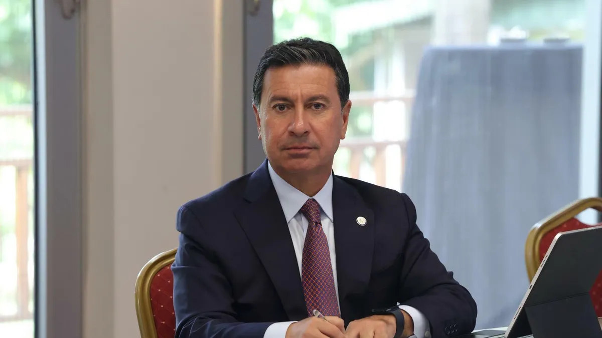 SON DAKİKA | Muğla Büyükşehir Belediye Başkanı Ahmet Aras, CHP'den istifa etti haber görseli