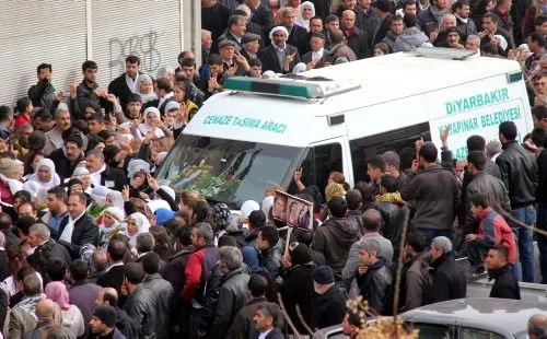 3 PKK’lı kadının cenazesi toprağa verildi