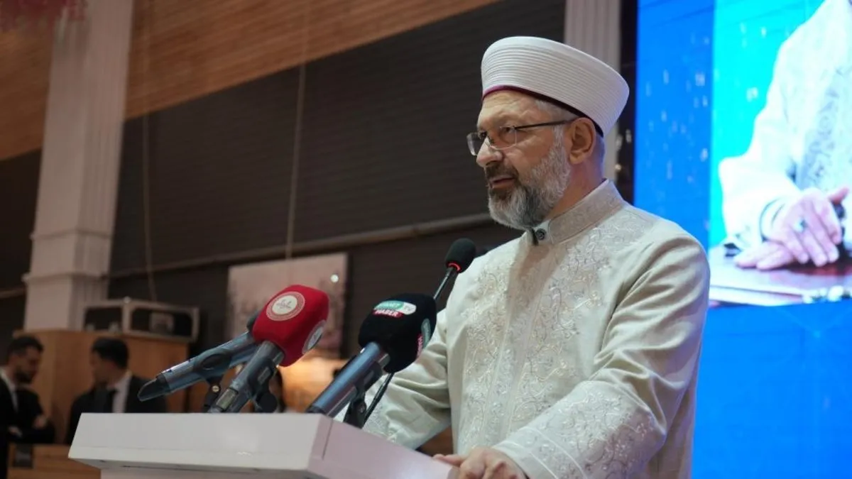 Diyanet İşleri Başkanı Erbaş: Bizim terör örgütlerine karşı bir olmamız lazım