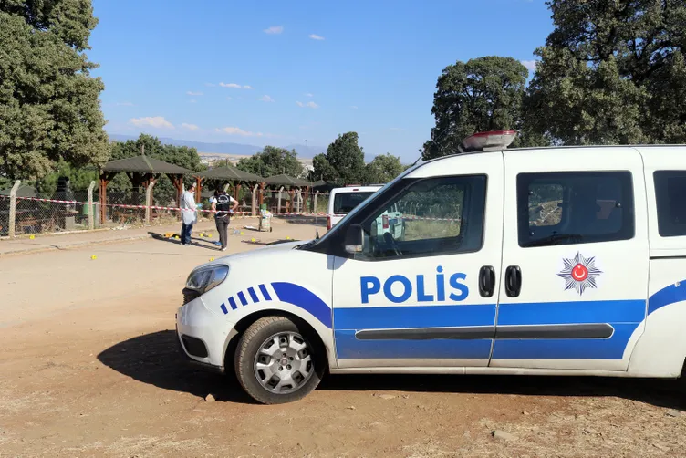 Karısıyla kaçtığı iddia edilen amcaoğlunu önce silahla vurdu sonra bıçakladı