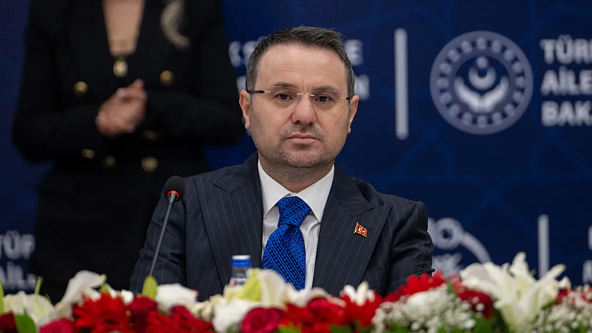 Adalet Bakanı Akın Gürlek, Rusya Federasyonu Başsavcısı Aleksandr Vladimiroviç Gutsan ile görüşüyor.