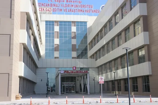 erzincana-12-yeni-hekim-kadrosu-ilcelere-uzman-doktor-atamasi-yapildi-1792919140444.jpg