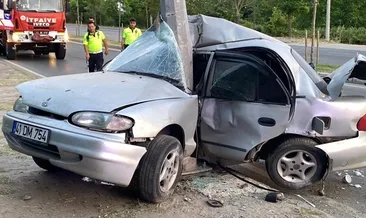 Kocaeli’de feci kaza! Otomobil aydınlatma direğine çarptı: 1 ölü, 1 yaralı