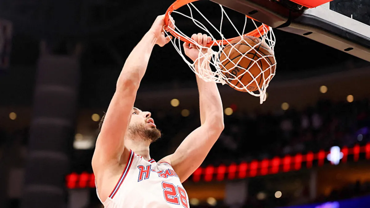 Alperen Şengün’den galibiyete double-double ile katkı! Alperen Şengün’den galibiyete double-double ile katkı!