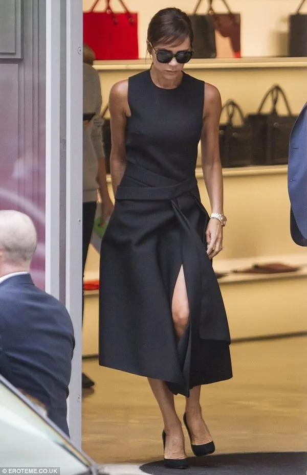 Victoria Beckham siyahı fazla abarttı!