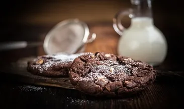 Sadece 3 malzeme! Dakikalar için de müthiş vegan kakaolu kurabiye tarifi