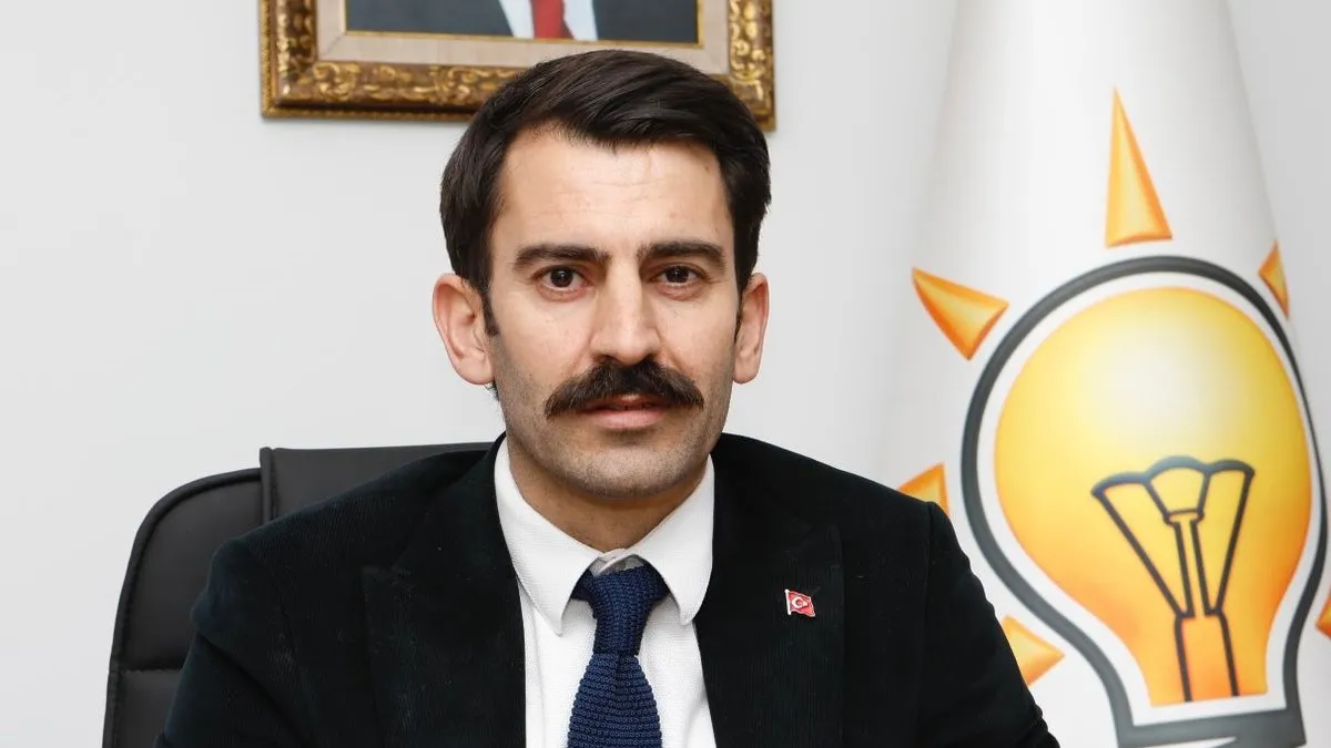 AK Partili Kişili’den Başkan Tugay’a tepki: Hizmet belediyeciliği yap AK Partili Kişili’den Başkan Tugay’a tepki: Hizmet belediyeciliği yap