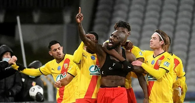 Yusuf Yazıcı'nın 2 topu direkten döndü! Lille penaltılarda Fransa Kupası'na veda etti...