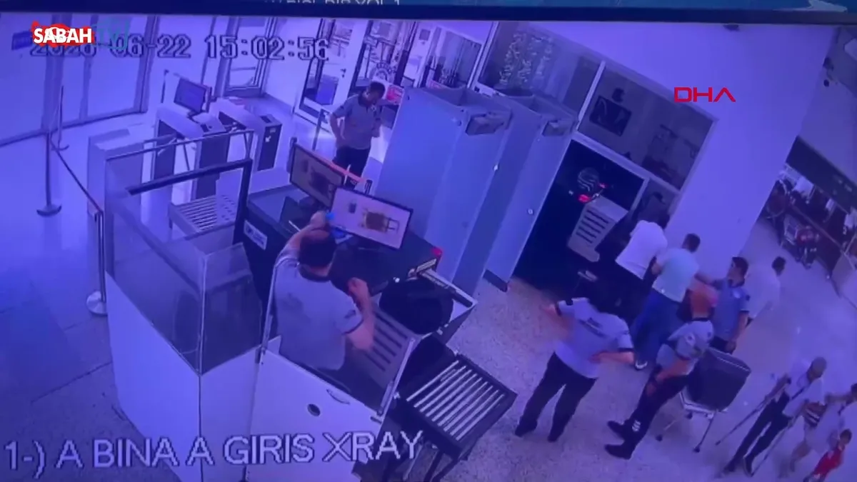 Bakırköy Adliyesi’ne kalem görünümlü silahla girmek istedi! O anlar kamerada | Video videosunu izle Bakırköy Adliyesi’ne kalem görünümlü silahla girmek istedi! O anlar kamerada | Video videosunu izle