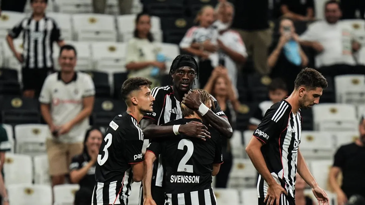Son dakika haberi: Beşiktaş, St.Patrick's'i 3-2'yle geçti! Konferans Ligi'nde play-off turuna yükseldi...