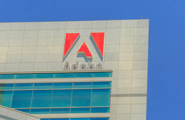 APPLE'DAN SONRA ADOBE DA ÜCRETSİZ HALE GETİRDİ