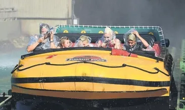 ‘Jurassic Park’ta ıslandılar