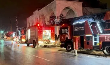 Molla Çelebi Camii'nin minaresinde çıkan yangın korkuttu #istanbul