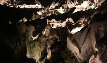Gün batımından sonra da büyülüyor! Bakan Ersoy açıkladı: Kapadokya’nın güzelliğini gece saatlerine de taşıdık