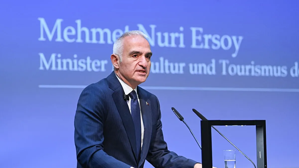 Roma’dan sonra bu kez Berlin’de! Bakan Ersoy 12 bin yıllık tarihi Avrupa’nın kalbine taşıdı