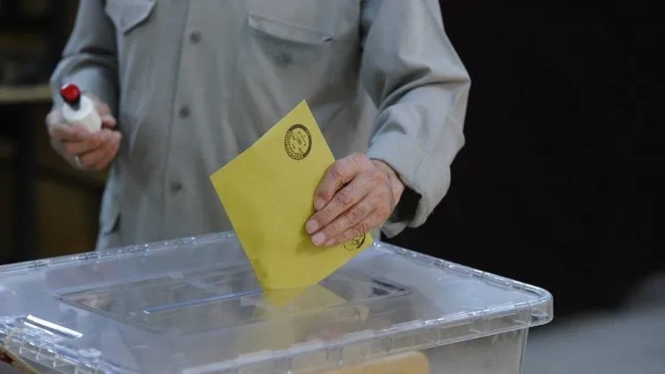 Adil Gür son seçim anketlerini yayınladı! Büyükşehirlerde hangi parti önde?