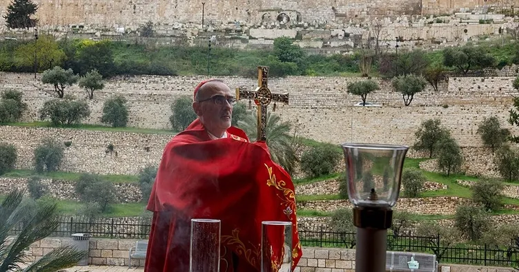Patrik’i Kıyamet Kilisesi’ne sokmadılar