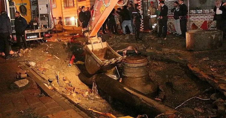 İstanbul Fatih’te su borusu patladı