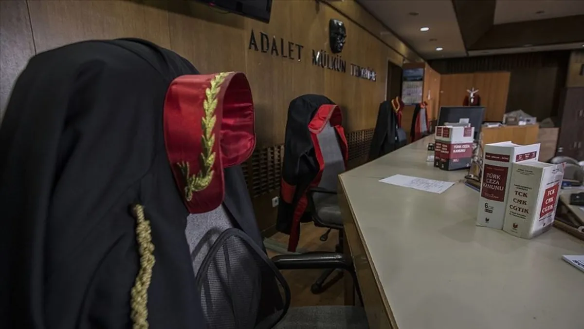 Savcıların şifresiyle UYAP’a girip FETÖ dosyalarını kapatmıştı! Zabıt katibinin yargılanmasına devam edildi Savcıların şifresiyle UYAP’a girip FETÖ dosyalarını kapatmıştı! Zabıt katibinin yargılanmasına devam edildi