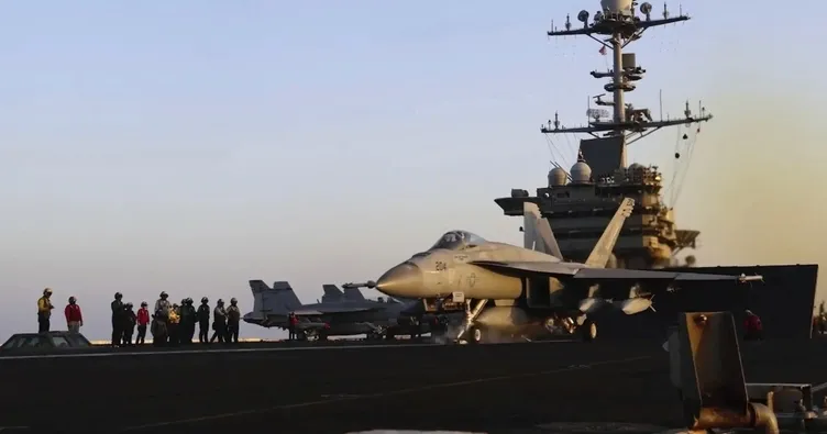 ABD savaş uçağı Kızıldeniz’e çakıldı: Pilotlar son anda kurtuldu