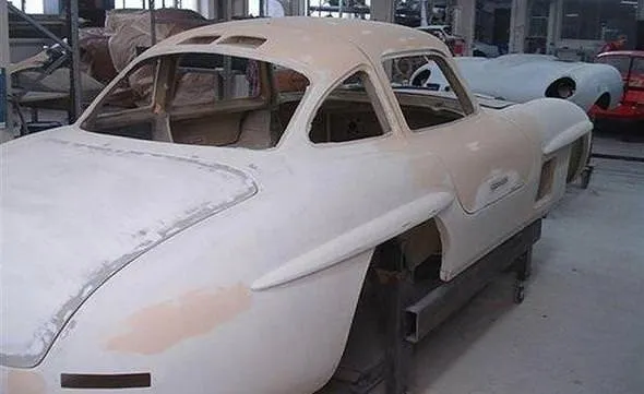 Rus gencin otomobili görenleri kendine hayran bıraktı