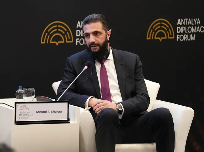 suriye-cumhurbaskani-sara-suriyede-toprak-butunlugunu-sagladik-1776428552747.jpg Suriye Cumhurbaşkanı Şara: Suriye'de toprak bütünlüğünü sağladık
