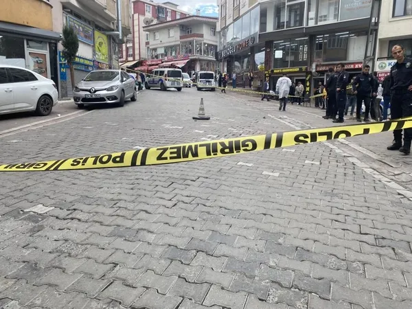 esenyurtta-korkunc-olay-ortalik-savas-alanina-dondu-2-yarali-1665038748654.jpg