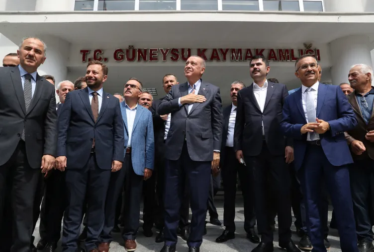 Başkan Erdoğan'a Rize ve Trabzon'da vatandaşlardan yoğun ilgi