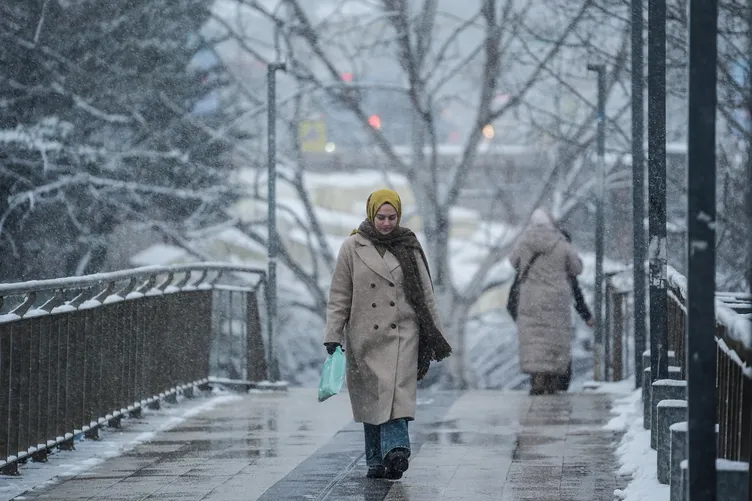 İstanbul’da kar için yeni tarih verildi! İstanbul’da pazartesi günü okullar tatil olacak mı? Cevap geldi