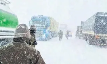 Arjantin-Şili sınırında 400 kişi karda mahsur kaldı