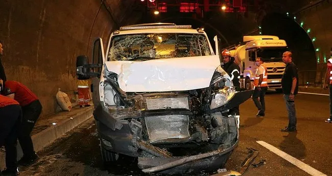 Son Dakika Zincirleme Kaza Nedeniyle Tem Otoyolu Trafige Kapatildi Son Dakika Haberler