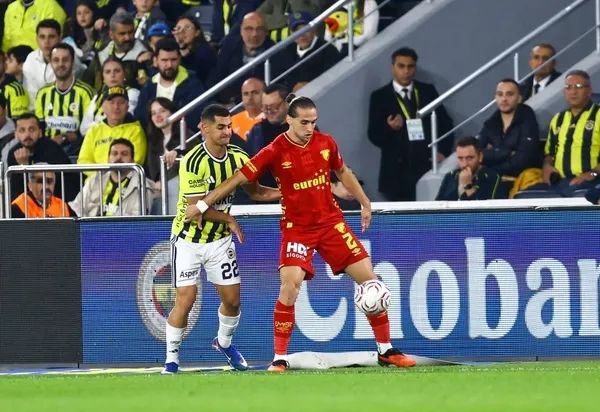 canli-super-ligde-fenerbahce-goztepe-maci-esitlik-suruyor-1793465095943.jpg