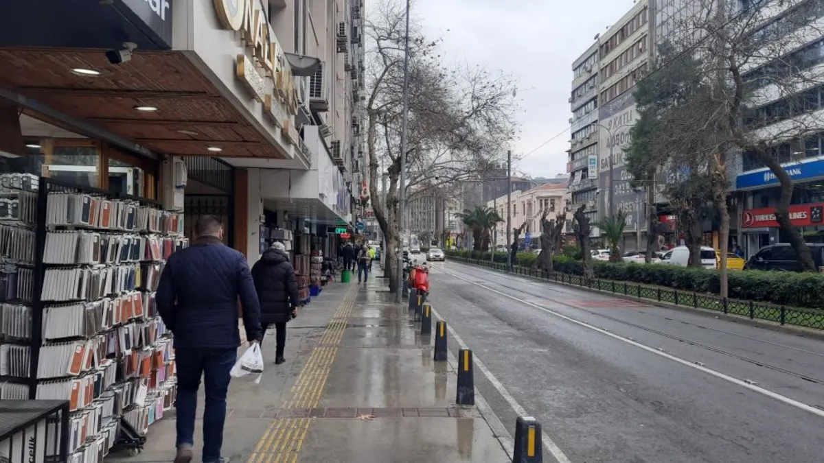 Son dakika: Santorini'de 5,2 büyüklüğündeki deprem İzmir'i salladı Son dakika: Santorini'de 5,2 büyüklüğündeki deprem İzmir'i salladı