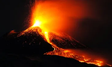 Etna Yanardağı yeniden faaliyete geçti