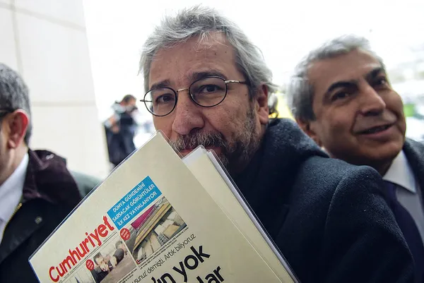 Son dakika haberi: Can Dündar’ın avukatlarından davayı uzatma çabası: Hakimleri reddettiler