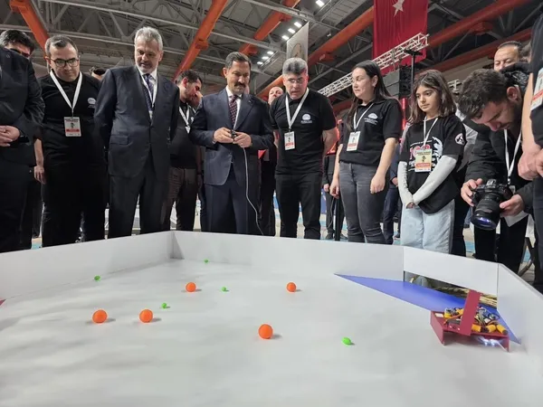 hatayda-robot-yarismasi-540-takimla-basladi-1775142288946.jpg