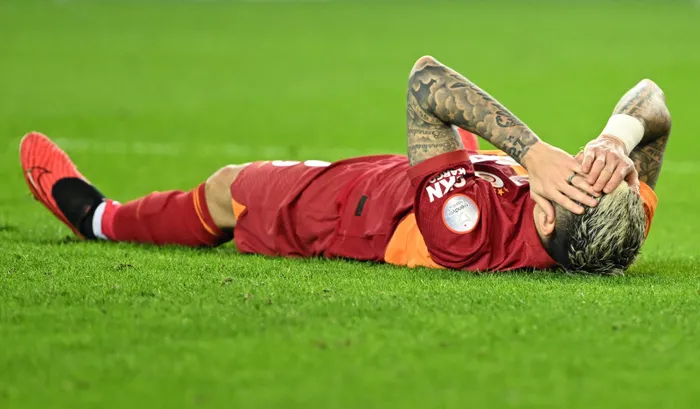 son-dakika-galatasarayda-dursun-ozbek-metin-ozturk-ve-erden-timur-aciklamalarda-bulunuyor-1705065701724.jpg