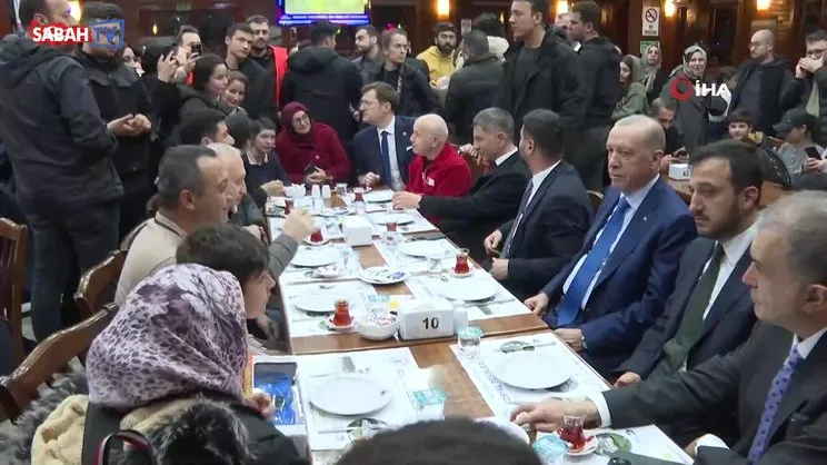 Başkan Erdoğan'dan geceyi dışarda geçiren vatandaşlara ziyaret | Video