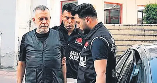 Avukatını da galericisini de tokatladı