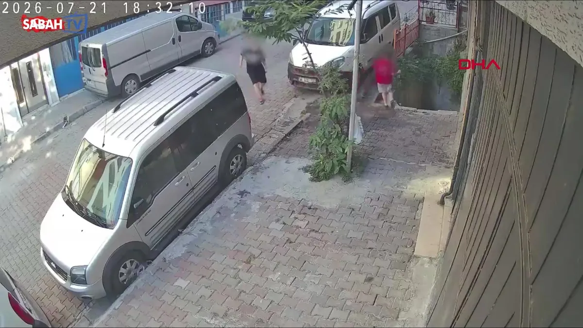 Kağıthane’de çocuklar lastiği yaktı: Dumandan etkilenen KOAH hastası kadın hastaneye kaldırıldı! O anlar kamerada videosunu izle Kağıthane’de çocuklar lastiği yaktı: Dumandan etkilenen KOAH hastası kadın hastaneye kaldırıldı! O anlar kamerada videosunu izle
