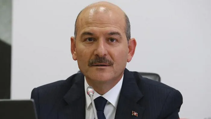 son-dakika-bakan-soyludan-siginmacilar-uzerinden-yapilan-provokasyona-sert-tepki-bunlari-operasyon-cocuklari-p-1651756717821.jpg SON DAKİKA: Bakan Soylu'dan sığınmacılar üzerinden yapılan provokasyona sert tepki!
