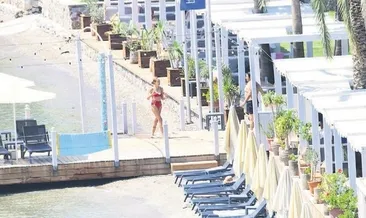 Arkadaşlarıyla tatilde