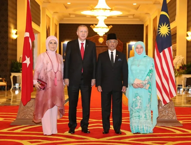 Cumhurbaşkanı Erdoğan, Malezya Kralı ile bir araya geldi
