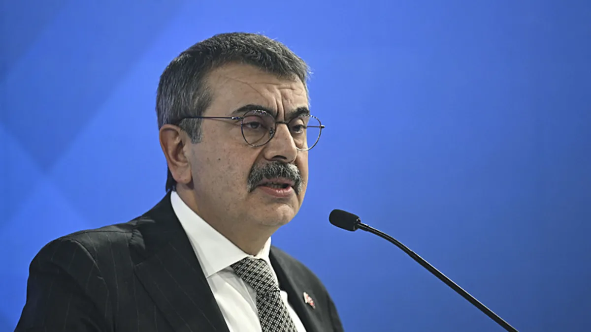 Milli Eğitim Bakanı Yusuf Tekin’den ara tatil açıklaması Milli Eğitim Bakanı Yusuf Tekin’den ara tatil açıklaması