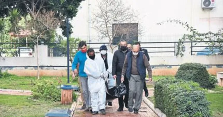 Emekli öğretmen sevenlerini üzdü